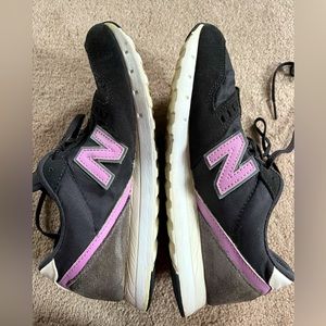 New Balance Lavender & Grey - size 7
